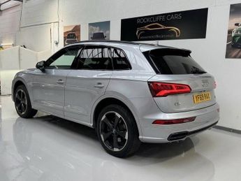 AUDI Q5 2.0 TDI 40 Black Edition SUV 5dr Diesel S Tronic quattro Euro 6 