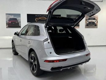 AUDI Q5 2.0 TDI 40 Black Edition SUV 5dr Diesel S Tronic quattro Euro 6 