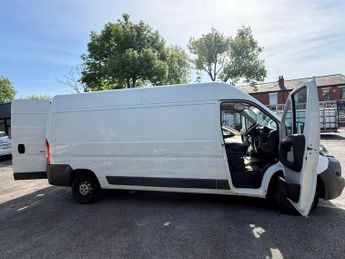 PEUGEOT BOXER 2.0 BlueHDi 335 Professional Panel Van 5dr Diesel Manual L3 H2 E