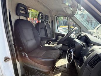 PEUGEOT BOXER 2.0 BlueHDi 335 Professional Panel Van 5dr Diesel Manual L3 H2 E