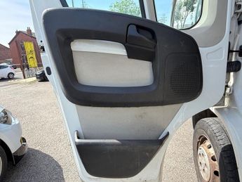 PEUGEOT BOXER 2.0 BlueHDi 335 Professional Panel Van 5dr Diesel Manual L3 H2 E
