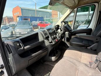 PEUGEOT BOXER 2.0 BlueHDi 335 Professional Panel Van 5dr Diesel Manual L3 H2 E