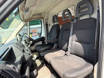 PEUGEOT BOXER 2.0 BlueHDi 335 Professional Panel Van 5dr Diesel Manual L3 H2 E