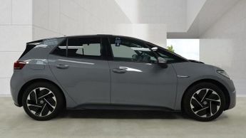 VOLKSWAGEN ID.3 Pro 58kWh Family Hatchback 5dr Electric Auto (145 ps)