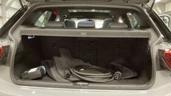 VOLKSWAGEN ID.3 Pro 58kWh Family Hatchback 5dr Electric Auto (145 ps)