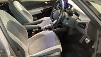 VOLKSWAGEN ID.3 Pro 58kWh Family Hatchback 5dr Electric Auto (145 ps)