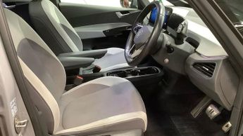 VOLKSWAGEN ID.3 Pro 58kWh Family Hatchback 5dr Electric Auto (145 ps)