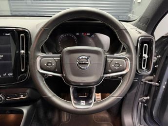VOLVO XC40 2.0 T4 R-Design SUV 5dr Petrol Auto AWD Euro 6 (s/s) (190 ps)