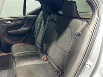 VOLVO XC40 2.0 T4 R-Design SUV 5dr Petrol Auto AWD Euro 6 (s/s) (190 ps)