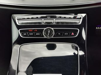 MERCEDES-BENZ E-CLASS 2.0 E200 SE Saloon 4dr Petrol G-Tronic+ Euro 6 (s/s) (184 ps)