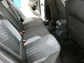 VOLKSWAGEN TAIGO 1.5 TSI R-Line SUV 5dr Petrol DSG Euro 6 (s/s) (150 ps)