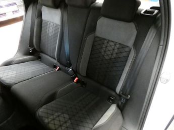 VOLKSWAGEN TAIGO 1.5 TSI R-Line SUV 5dr Petrol DSG Euro 6 (s/s) (150 ps)