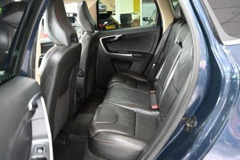 VOLVO XC60 2.4 D5 SE Lux SUV 5dr Diesel Geartronic AWD Euro 5 (215 ps)