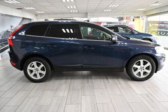 VOLVO XC60 2.4 D5 SE Lux SUV 5dr Diesel Geartronic AWD Euro 5 (215 ps)