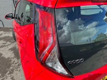 TOYOTA AYGO 1.0 VVT-i x-play Hatchback 5dr Petrol x-shift Euro 6 (71 ps)