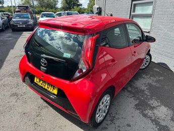TOYOTA AYGO 1.0 VVT-i x-play Hatchback 5dr Petrol x-shift Euro 6 (71 ps)