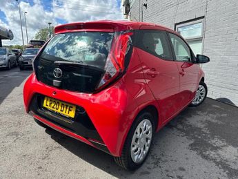 TOYOTA AYGO 1.0 VVT-i x-play Hatchback 5dr Petrol x-shift Euro 6 (71 ps)