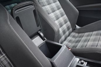 VOLKSWAGEN GOLF 2.0 TDI BlueMotion Tech GTD Hatchback 3dr Diesel Manual Euro 6 (