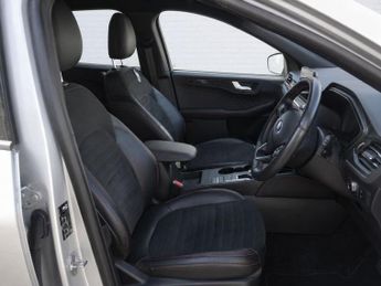 FORD KUGA 2.5 EcoBoost Duratec 14.4kWh ST-Line First Edition SUV 5dr Petro