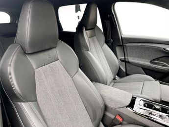 AUDI Q6 e-tron 100kWh Performance S line SUV 5dr Electric Auto (306 ps)