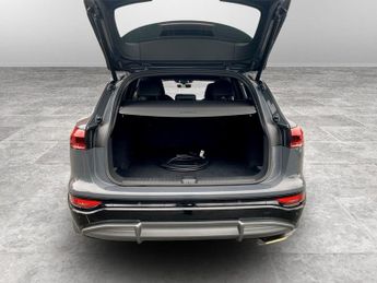 AUDI Q6 e-tron 100kWh Performance S line SUV 5dr Electric Auto (306 ps)