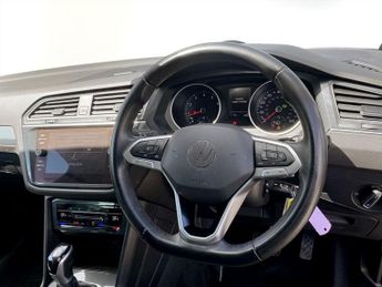 VOLKSWAGEN TIGUAN 1.5 TSI Life SUV 5dr Petrol DSG Euro 6 (s/s) (150 ps)