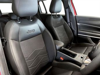 JEEP Avenger 54kWh Summit SUV 5dr Electric Auto (156 ps)
