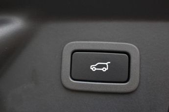 LAND ROVER RANGE ROVER VELAR 2.0 D240 R-Dynamic HSE SUV 5dr Diesel Auto 4WD Euro 6 (s/s) (240