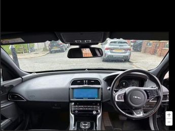 JAGUAR XE 2.0i R-Sport Saloon 4dr Petrol Auto AWD Euro 6 (s/s) (250 ps)