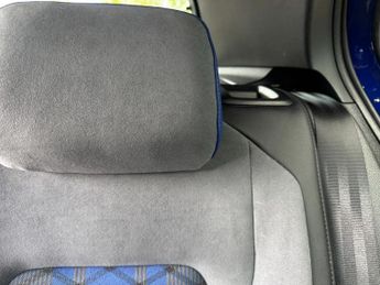 VOLKSWAGEN GOLF 2.0 TSI R Hatchback 5dr Petrol DSG 4Motion Euro 6 (s/s) (320 ps)