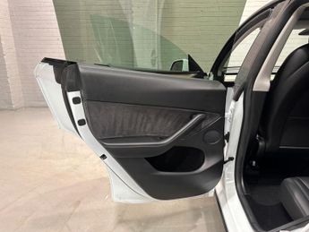 TESLA MODEL Y SUV 5dr Electric Auto RWD (346 ps)