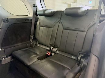 LAND ROVER DISCOVERY 2.0 SD4 SE SUV 5dr Diesel Auto 4WD Euro 6 (s/s) (240 ps)
