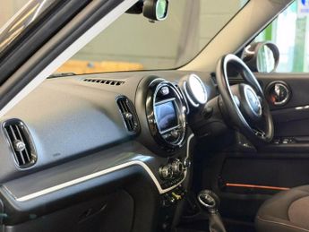 MINI COUNTRYMAN 1.5 7.6kWh GPF Cooper SE SUV 5dr Petrol Plug-in Hybrid Auto ALL4