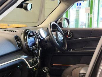 MINI COUNTRYMAN 1.5 7.6kWh GPF Cooper SE SUV 5dr Petrol Plug-in Hybrid Auto ALL4