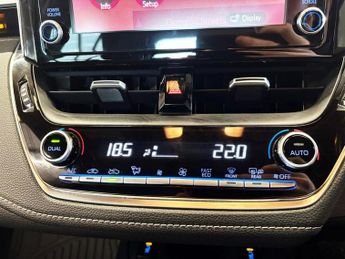 TOYOTA COROLLA 1.8 VVT-h Icon Tech Hatchback 5dr Petrol Hybrid CVT Euro 6 (s/s)