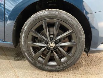 SKODA FABIA 1.0 TSI Colour Edition Hatchback 5dr Petrol DSG Euro 6 (s/s) (95