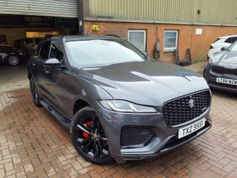 Jaguar F-Pace 2.0 D200 MHEV R-Dynamic HSE Black 90th Anniversary Edition SUV 5