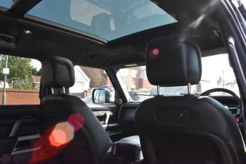 LAND ROVER DEFENDER GREAT SPEC AND LOOKS 3.0 D300 MHEV X-Dynamic HSE SUV  23inch ALL