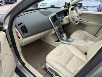 VOLVO XC60 2.4 D5 SE Lux SUV 5dr Diesel Geartronic AWD Euro 5-BRONZE WITH B