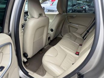 VOLVO XC60 2.4 D5 SE Lux SUV 5dr Diesel Geartronic AWD Euro 5-BRONZE WITH B