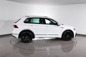 VOLKSWAGEN TIGUAN 2.0 TDI R-Line SUV 5dr Diesel DSG 4Motion Euro 6 (s/s) (190 ps)