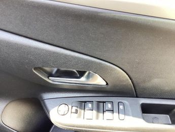 VAUXHALL CORSA 1.2 SE Hatchback 5dr Petrol Manual Euro 6 (75 ps)