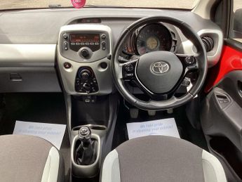 TOYOTA AYGO 1.0 VVT-i x-play Hatchback 3dr Petrol Manual Euro 6 (68 ps)