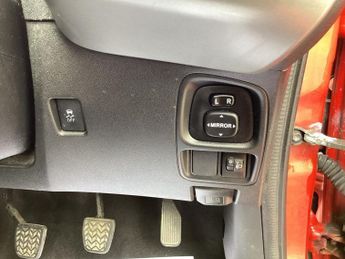 TOYOTA AYGO 1.0 VVT-i x-play Hatchback 3dr Petrol Manual Euro 6 (68 ps)
