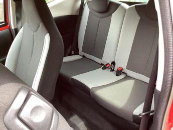 TOYOTA AYGO 1.0 VVT-i x-play Hatchback 3dr Petrol Manual Euro 6 (68 ps)