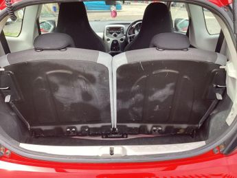 TOYOTA AYGO 1.0 VVT-i x-play Hatchback 3dr Petrol Manual Euro 6 (68 ps)