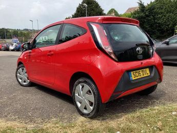 TOYOTA AYGO 1.0 VVT-i x-play Hatchback 3dr Petrol Manual Euro 6 (68 ps)