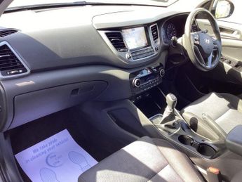 HYUNDAI TUCSON 1.7 CRDi Blue Drive SE Nav SUV 5dr Diesel Manual Euro 6 (s/s) (1