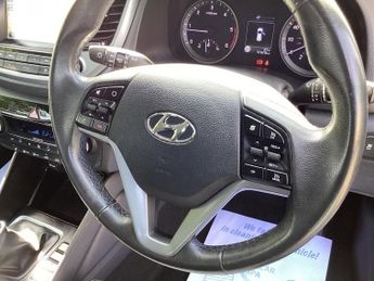 HYUNDAI TUCSON 1.7 CRDi Blue Drive SE Nav SUV 5dr Diesel Manual Euro 6 (s/s) (1