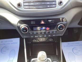 HYUNDAI TUCSON 1.7 CRDi Blue Drive SE Nav SUV 5dr Diesel Manual Euro 6 (s/s) (1